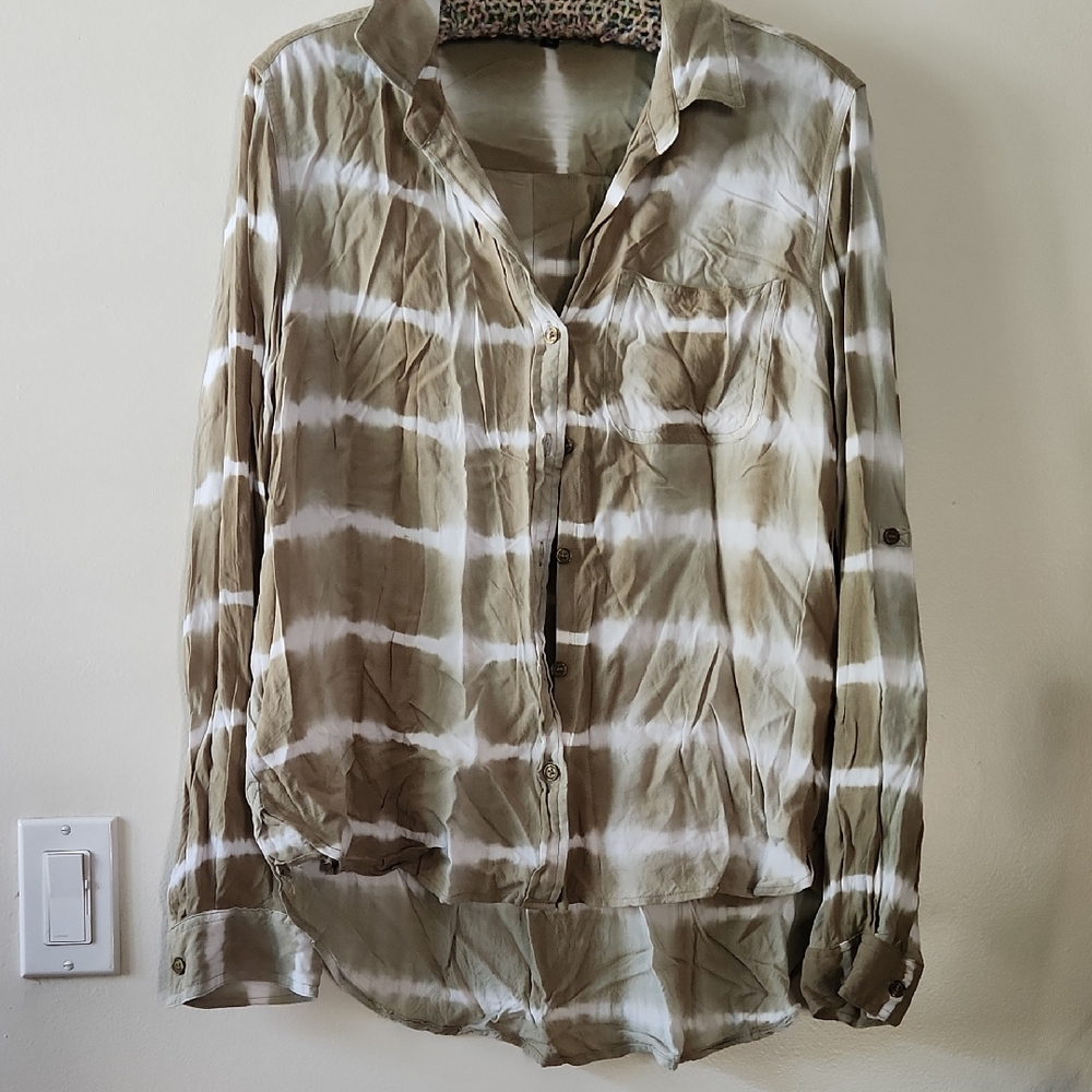 Velvet Heart Olive & White Tie-Dye Button Down Shirt
